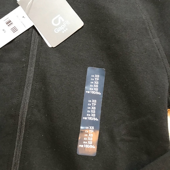 NWTs Gap fit zip/up black sweater - Picture 2 of 4
